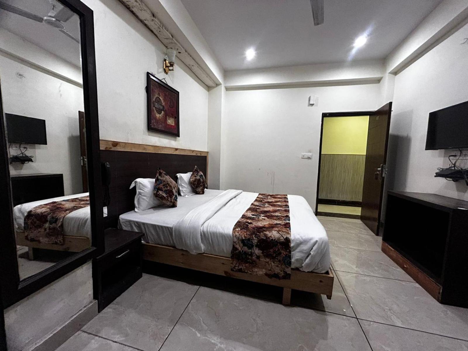 Hangout Inn Bhagalpur Ngoại thất bức ảnh