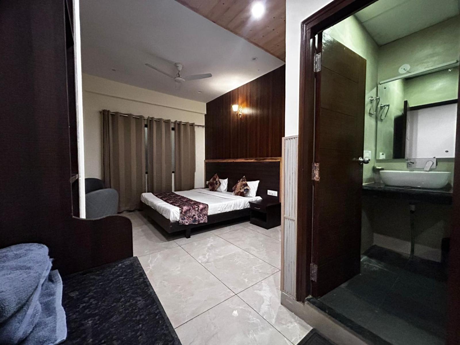 Hangout Inn Bhagalpur Ngoại thất bức ảnh